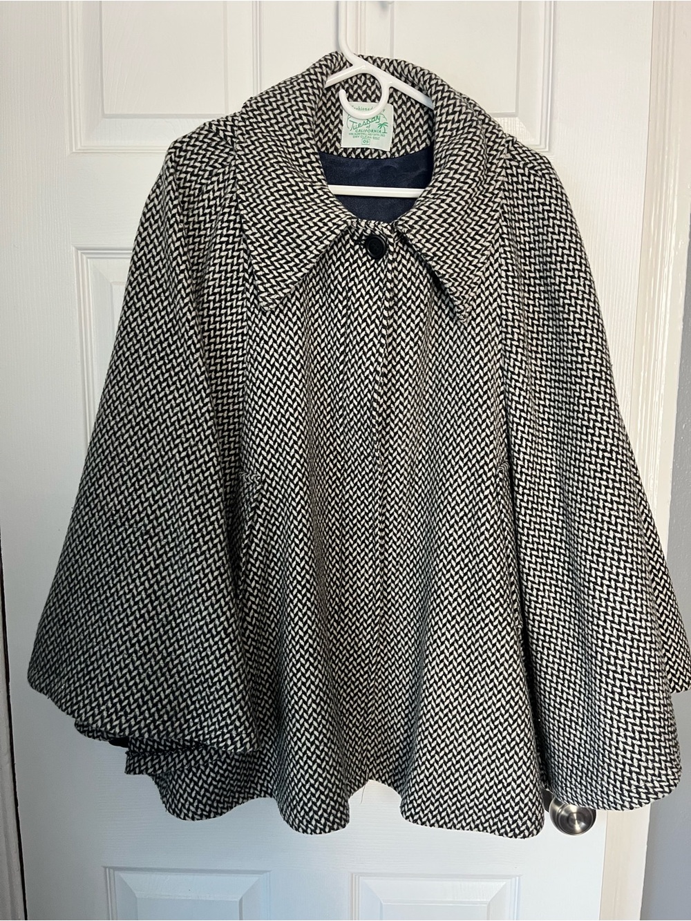 Women's Wool Black & White Houndstooth Swing Cape by Tuesday of California